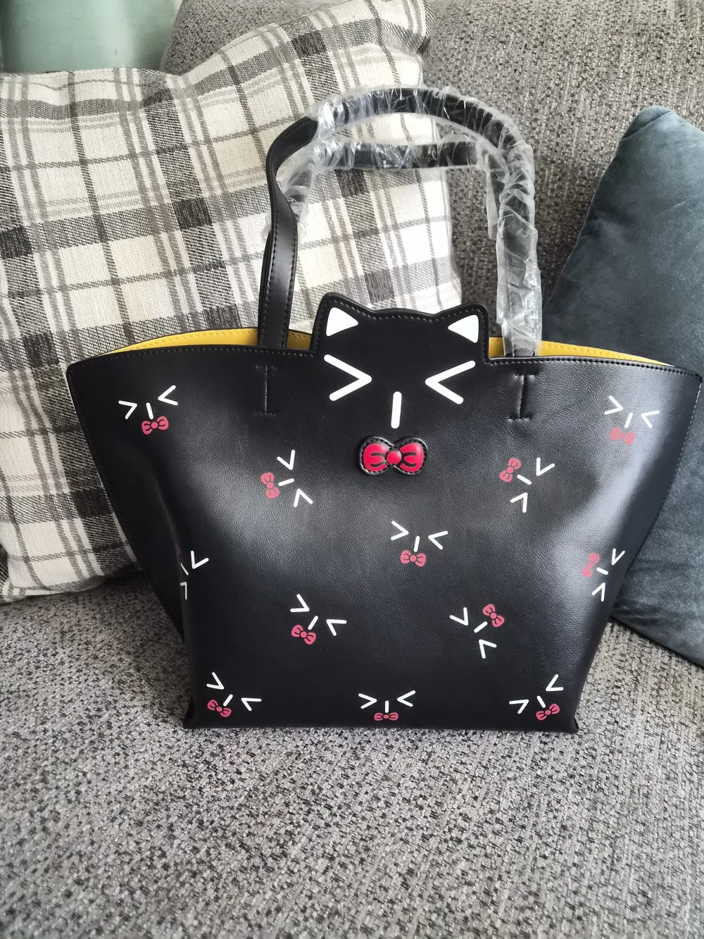 Black Cat-Themed Tote Bag with Red Bow Accents NWT